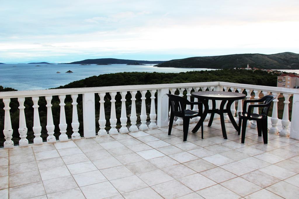 Apartments Barisic Hrvatskih Zrtava 404 Seget Vranjica Trogir Room photo